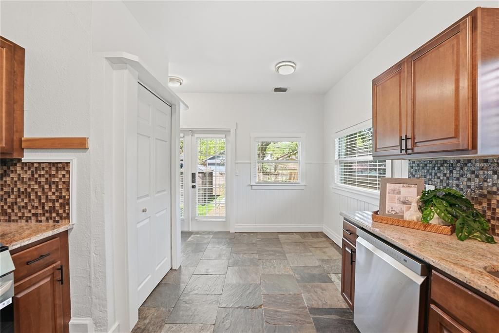 For Rent: $2,800 (2 beds, 2 baths, 1144 Square Feet)