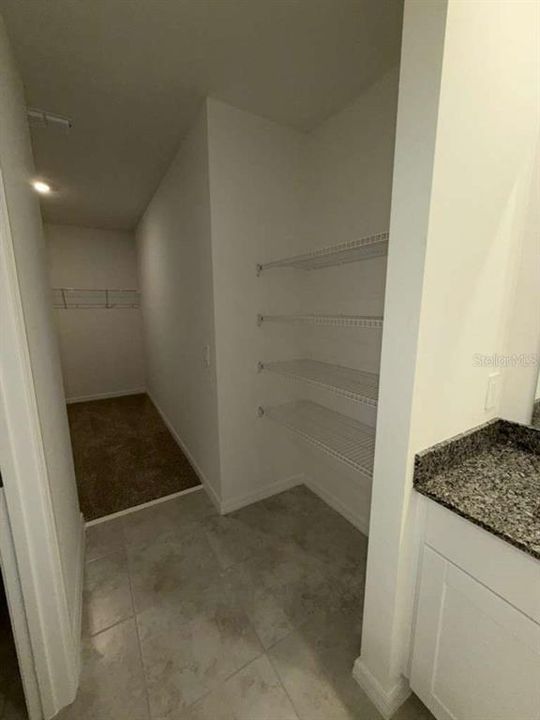 En Renta: $2,300 (4 camas, 2 baños, 2631 Pies cuadrados)