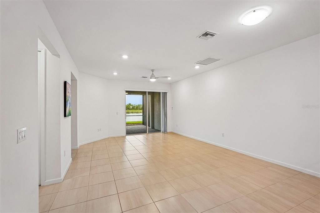 En Venta: $419,000 (2 camas, 2 baños, 1410 Pies cuadrados)