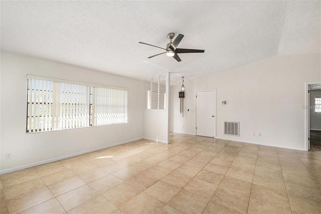 For Rent: $2,675 (3 beds, 2 baths, 1908 Square Feet)