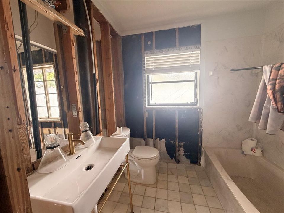 En Venta: $225,000 (3 camas, 2 baños, 1207 Pies cuadrados)