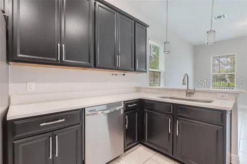 En Renta: $2,850 (4 camas, 2 baños, 1868 Pies cuadrados)