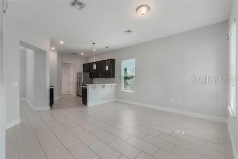 En Renta: $2,850 (4 camas, 2 baños, 1868 Pies cuadrados)