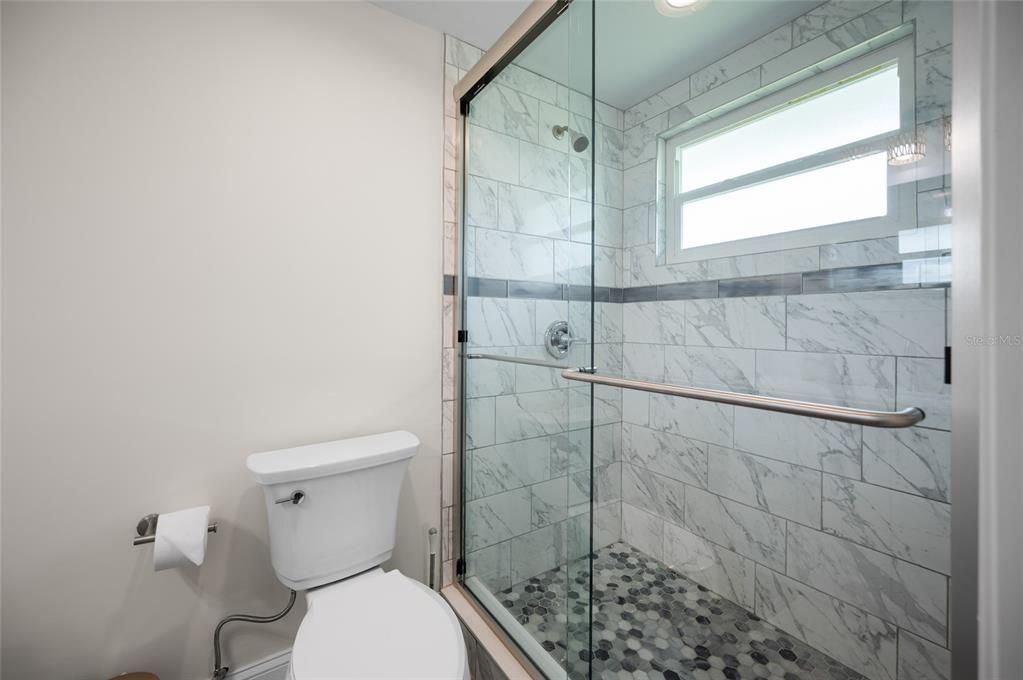 En Venta: $869,900 (2 camas, 2 baños, 1285 Pies cuadrados)