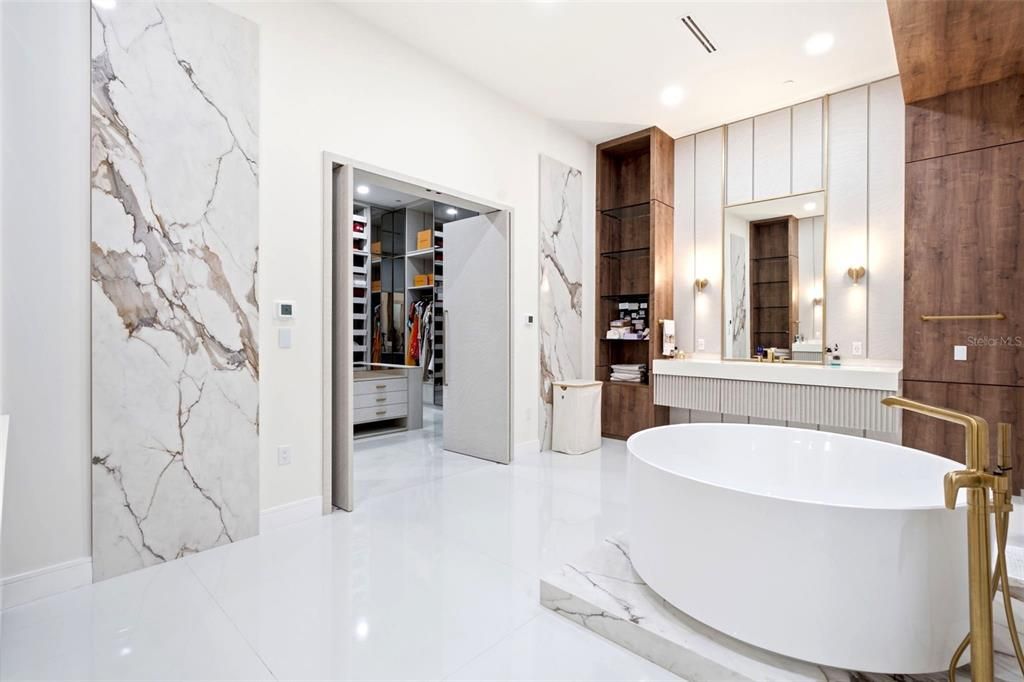 En Venta: $6,000,000 (5 camas, 7 baños, 8658 Pies cuadrados)