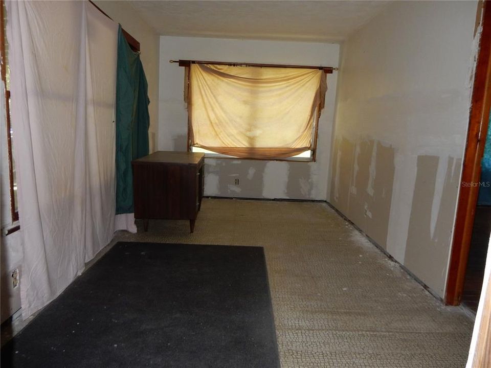 Activo con contrato: $225,000 (3 camas, 2 baños, 1152 Pies cuadrados)