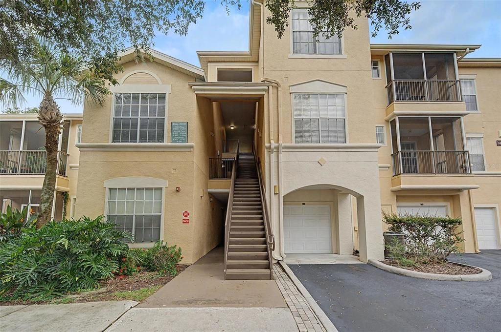 For Sale: $215,000 (2 beds, 2 baths, 1117 Square Feet)