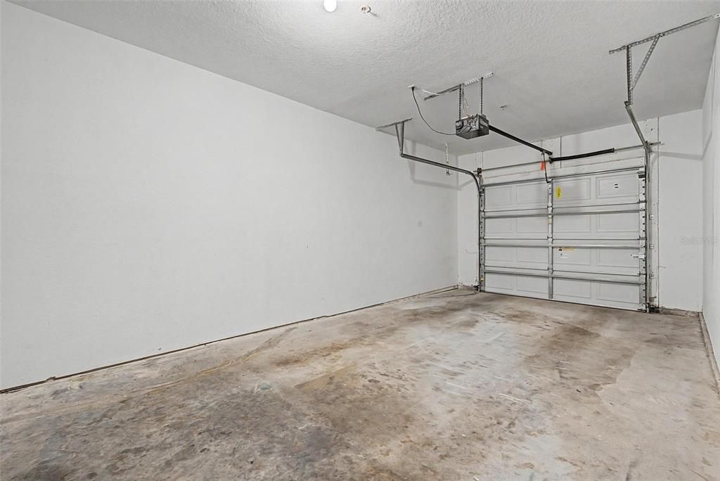 For Sale: $215,000 (2 beds, 2 baths, 1117 Square Feet)