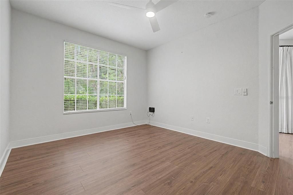 For Sale: $215,000 (2 beds, 2 baths, 1117 Square Feet)