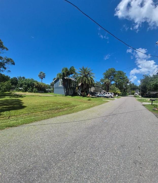 На продажу: $40,000 (0.14 acres)
