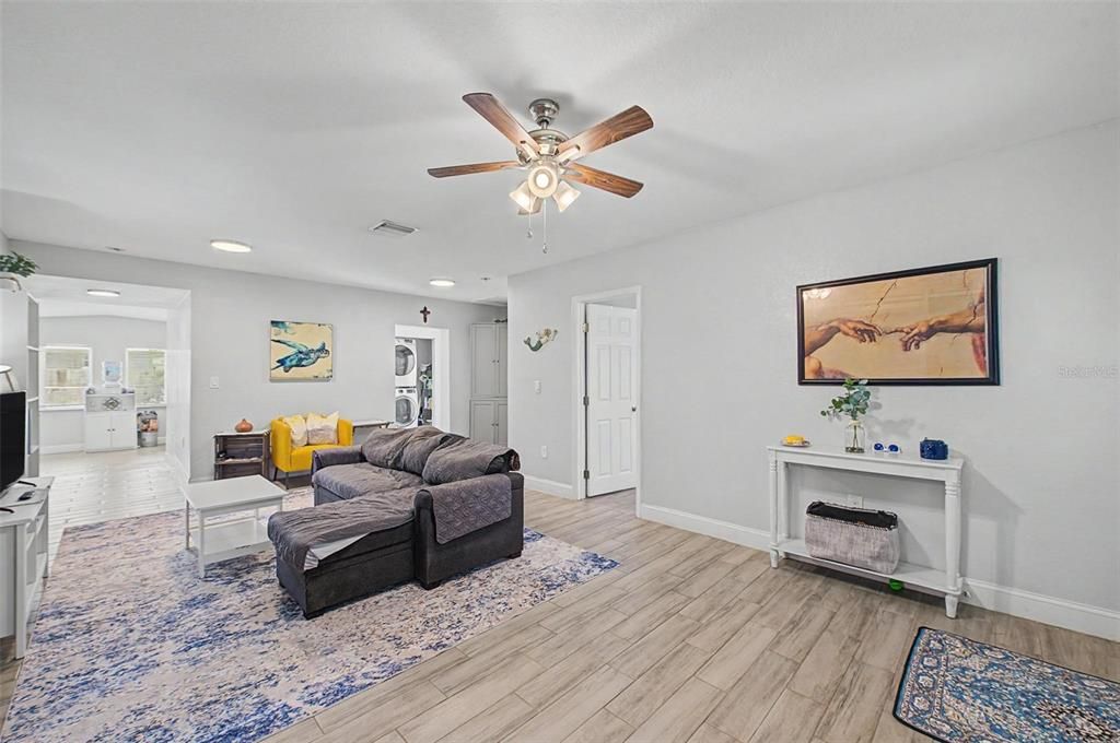 For Sale: $459,900 (3 beds, 2 baths, 1761 Square Feet)