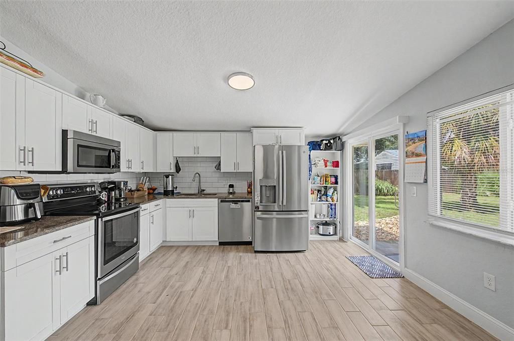 For Sale: $459,900 (3 beds, 2 baths, 1761 Square Feet)