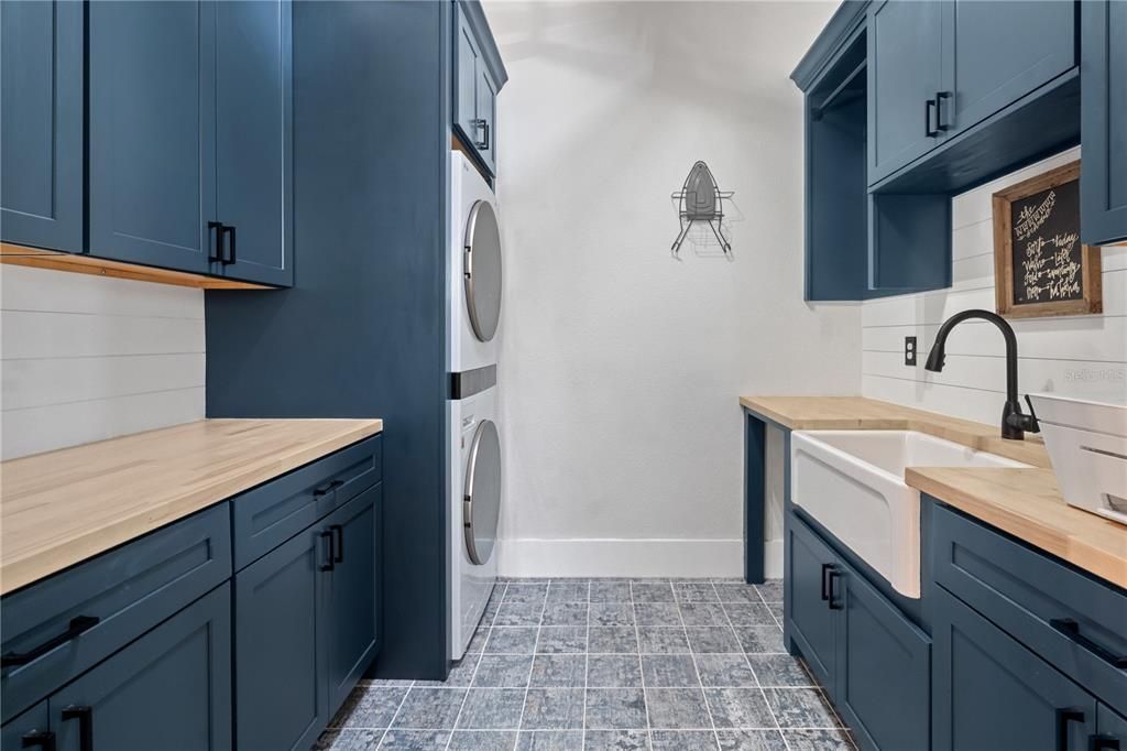 For Sale: $1,650,000 (4 beds, 4 baths, 3620 Square Feet)