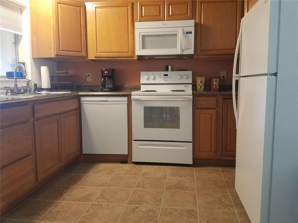 На продажу: $185,000 (2 спален, 1 ванн, 945 Квадратных фут)