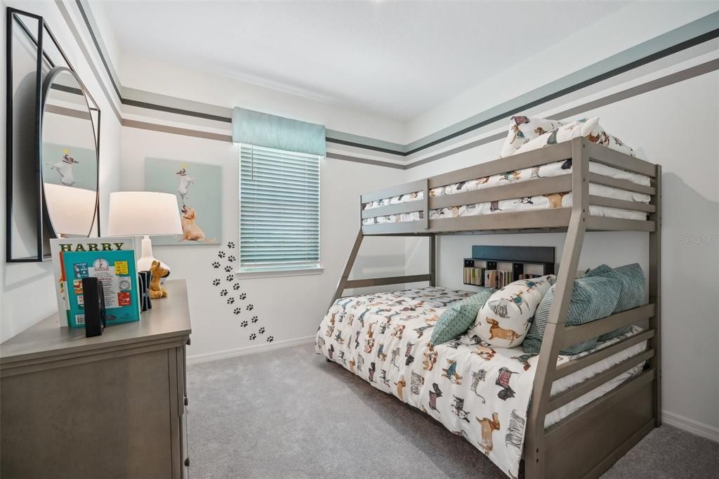 En Venta: $342,490 (4 camas, 3 baños, 2210 Pies cuadrados)