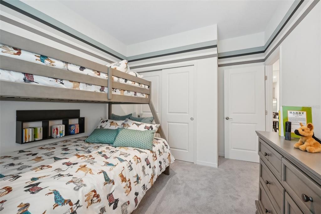 En Venta: $342,490 (4 camas, 3 baños, 2210 Pies cuadrados)