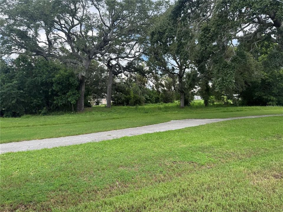 For Sale: $299,000 (2 beds, 2 baths, 1587 Square Feet)