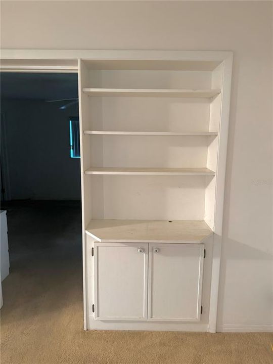 For Sale: $299,000 (2 beds, 2 baths, 1587 Square Feet)
