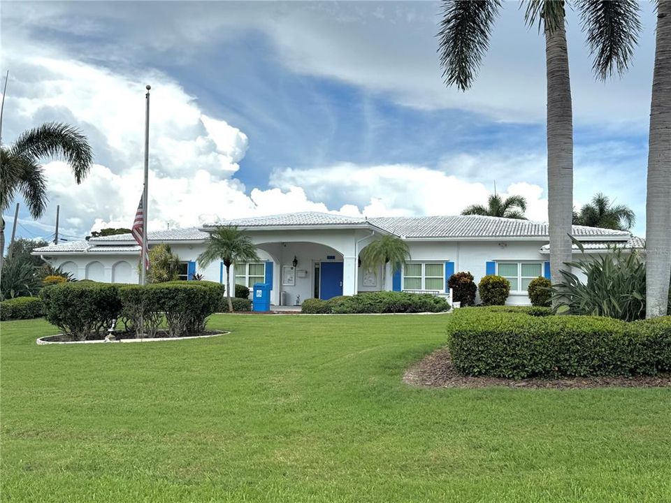 For Sale: $299,000 (2 beds, 2 baths, 1587 Square Feet)