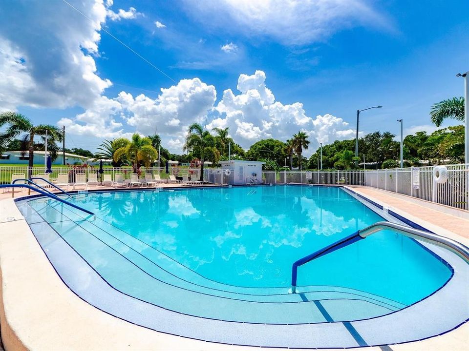 For Sale: $299,000 (2 beds, 2 baths, 1587 Square Feet)