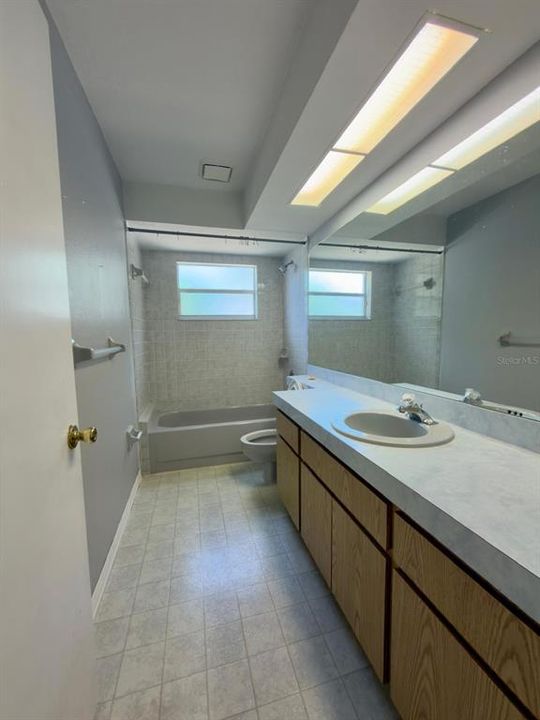 En Venta: $329,900 (3 camas, 2 baños, 1935 Pies cuadrados)
