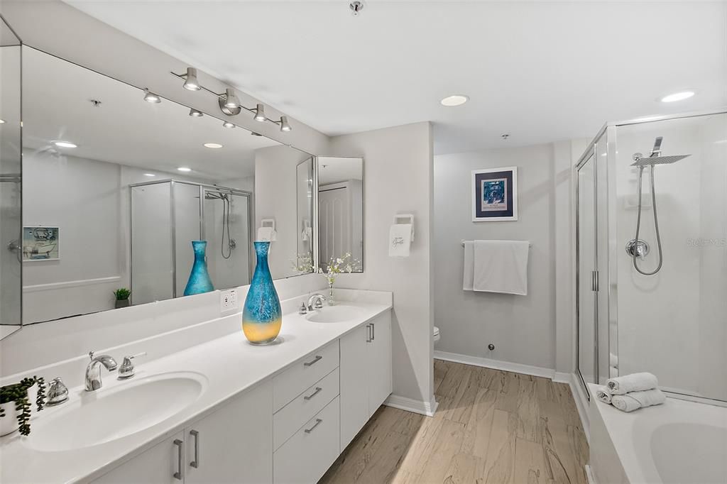 For Sale: $540,000 (2 beds, 2 baths, 1660 Square Feet)