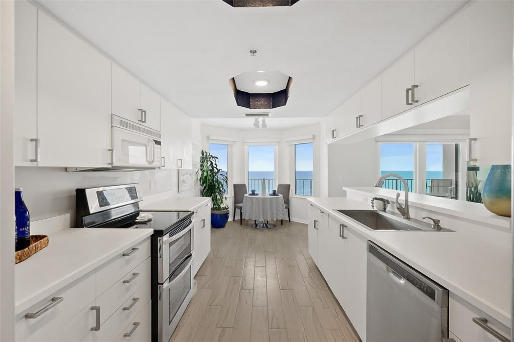 For Sale: $540,000 (2 beds, 2 baths, 1660 Square Feet)
