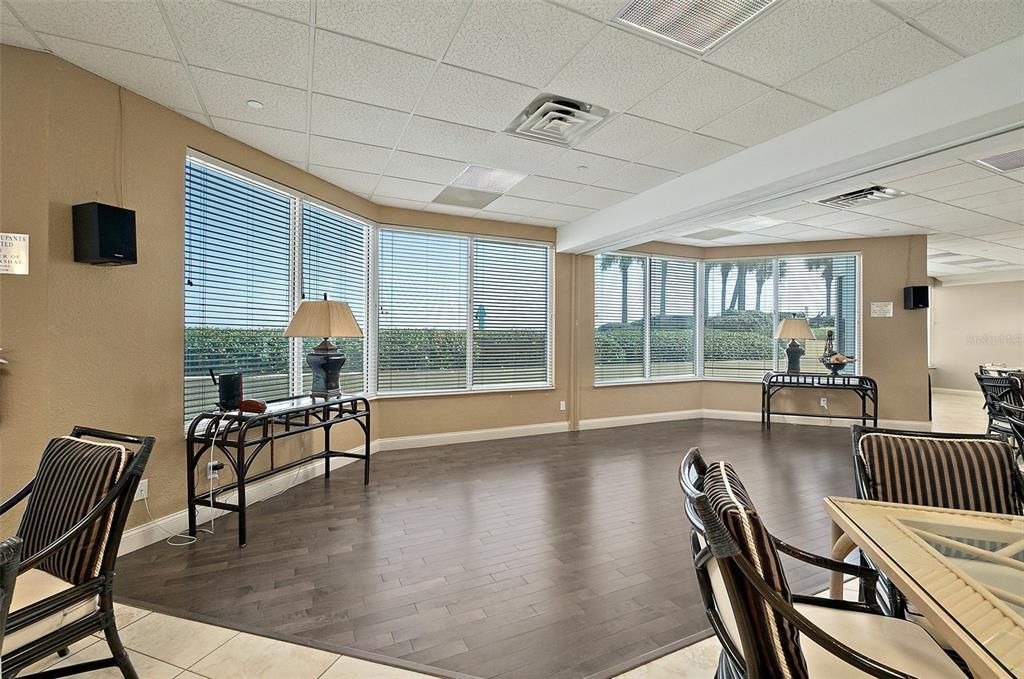 For Sale: $540,000 (2 beds, 2 baths, 1660 Square Feet)