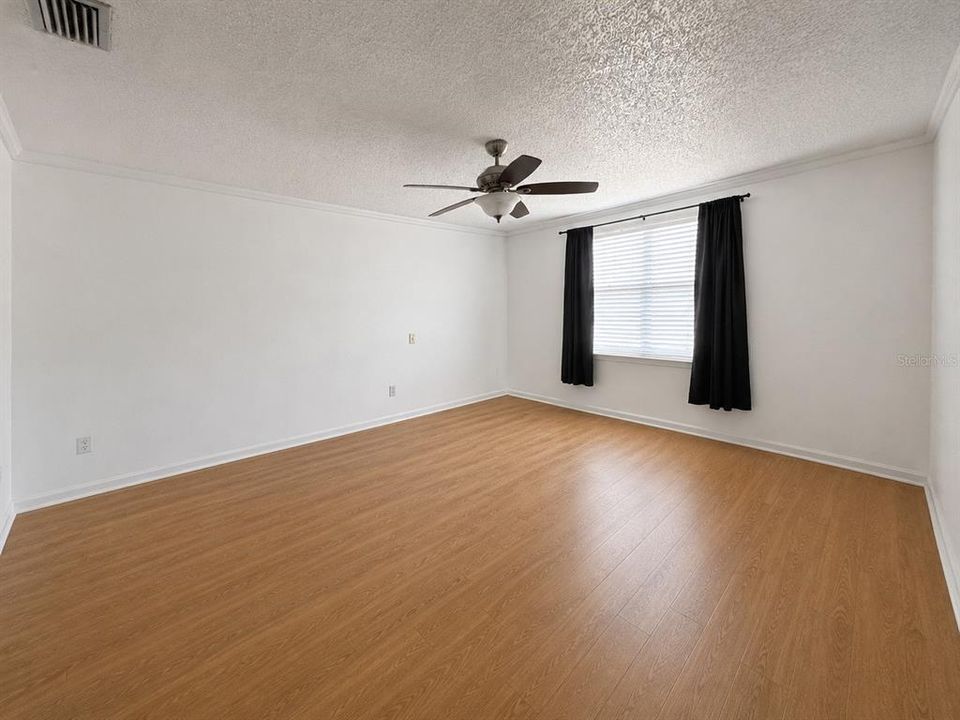 For Rent: $1,650 (2 beds, 1 baths, 1100 Square Feet)