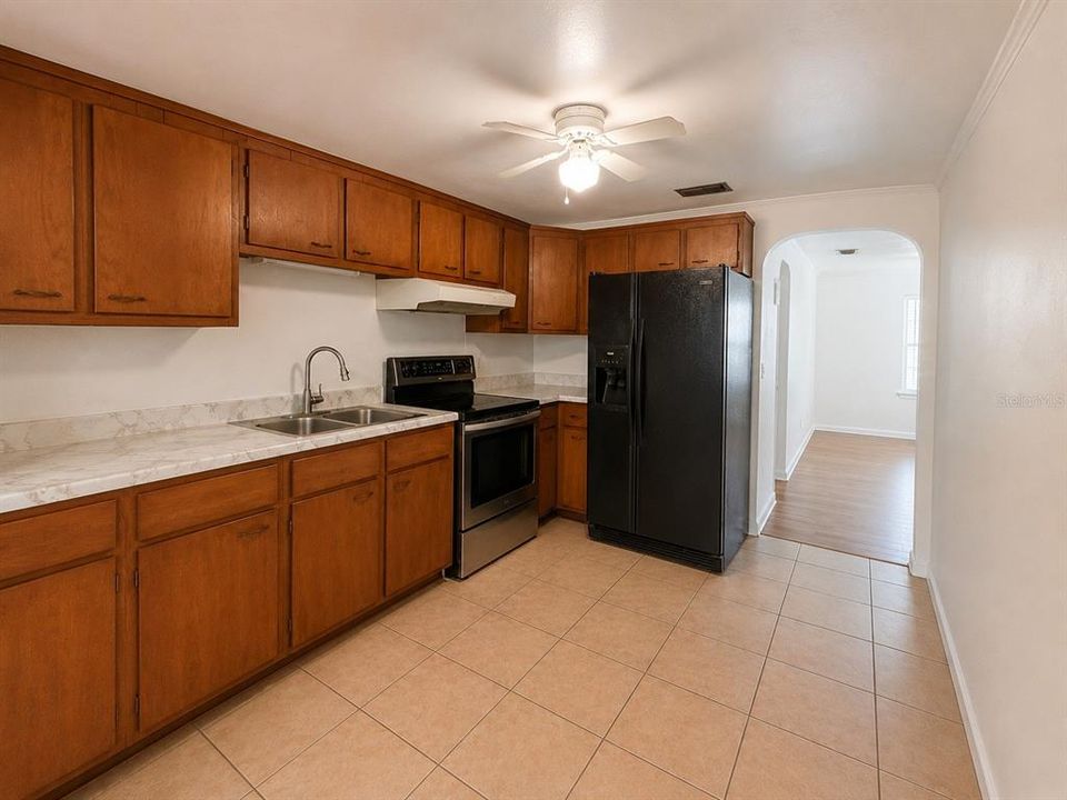 For Rent: $1,650 (2 beds, 1 baths, 1100 Square Feet)