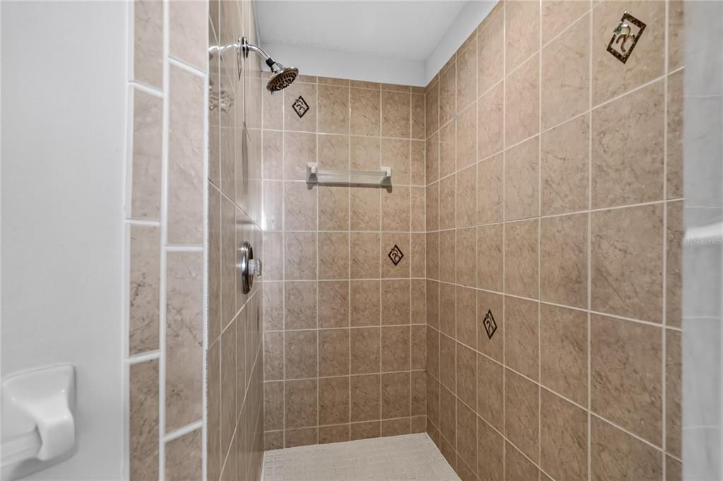 На продажу: $399,900 (3 спален, 2 ванн, 2483 Квадратных фут)