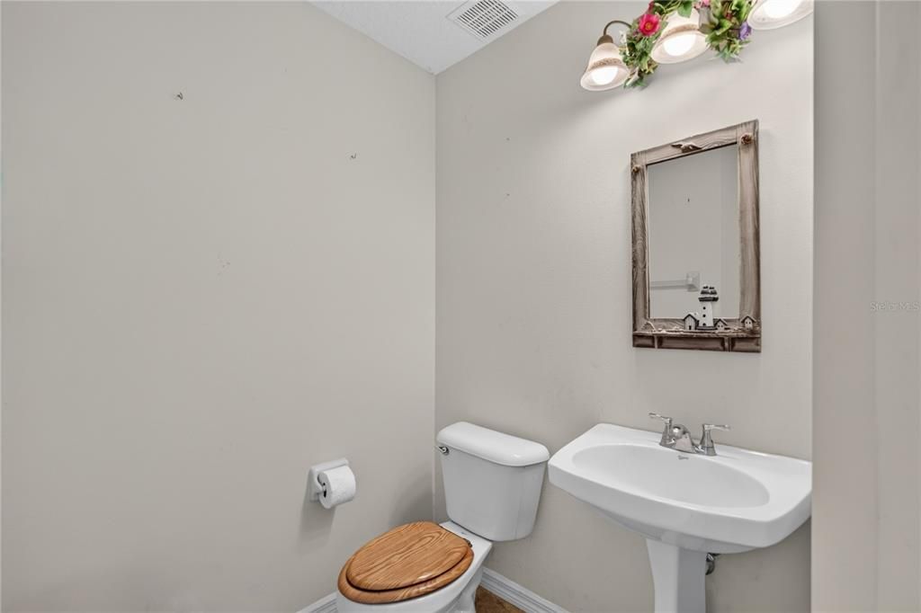 На продажу: $399,900 (3 спален, 2 ванн, 2483 Квадратных фут)