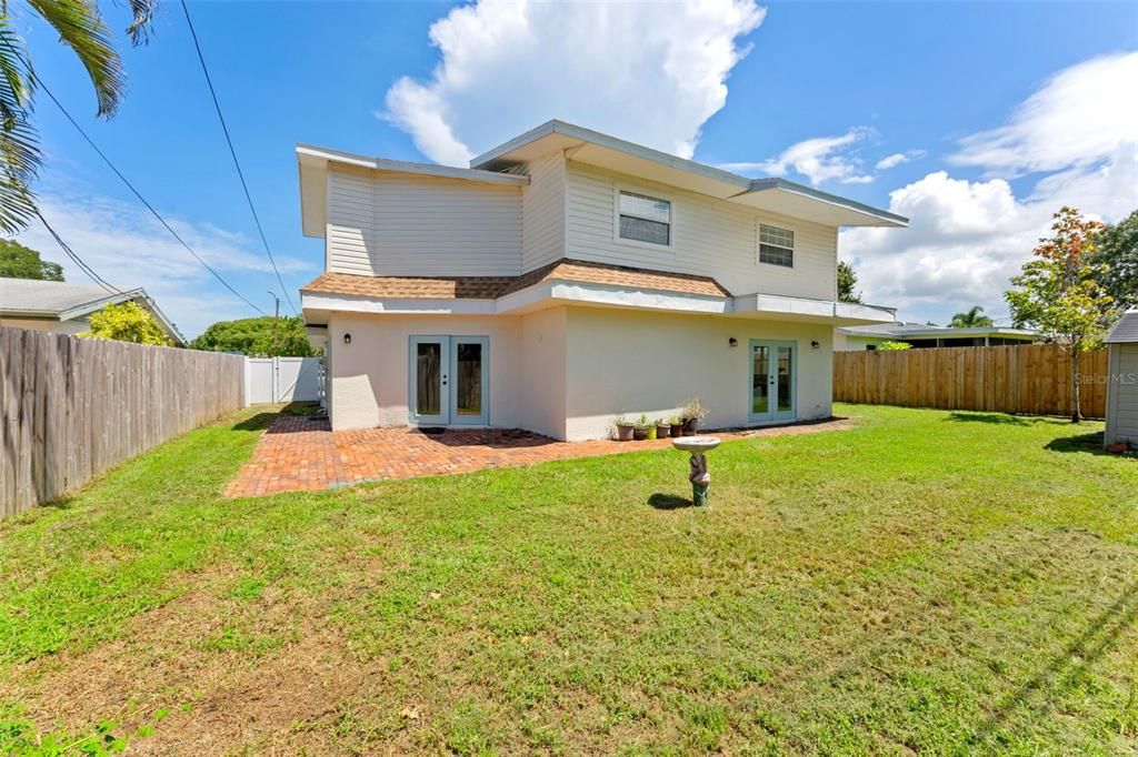For Sale: $540,000 (5 beds, 3 baths, 2652 Square Feet)