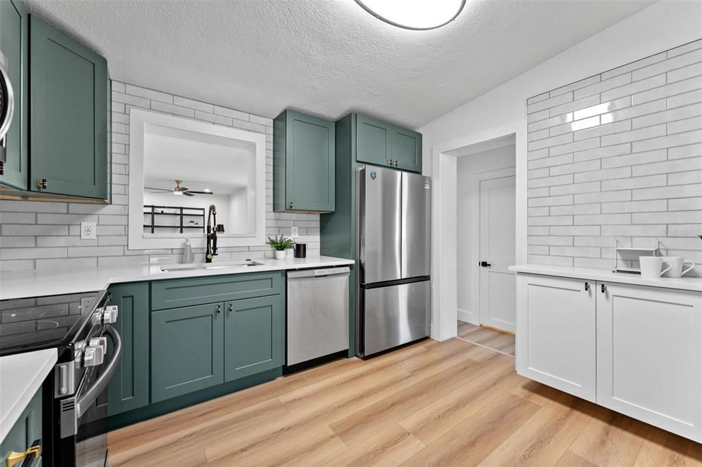 For Sale: $540,000 (5 beds, 3 baths, 2652 Square Feet)