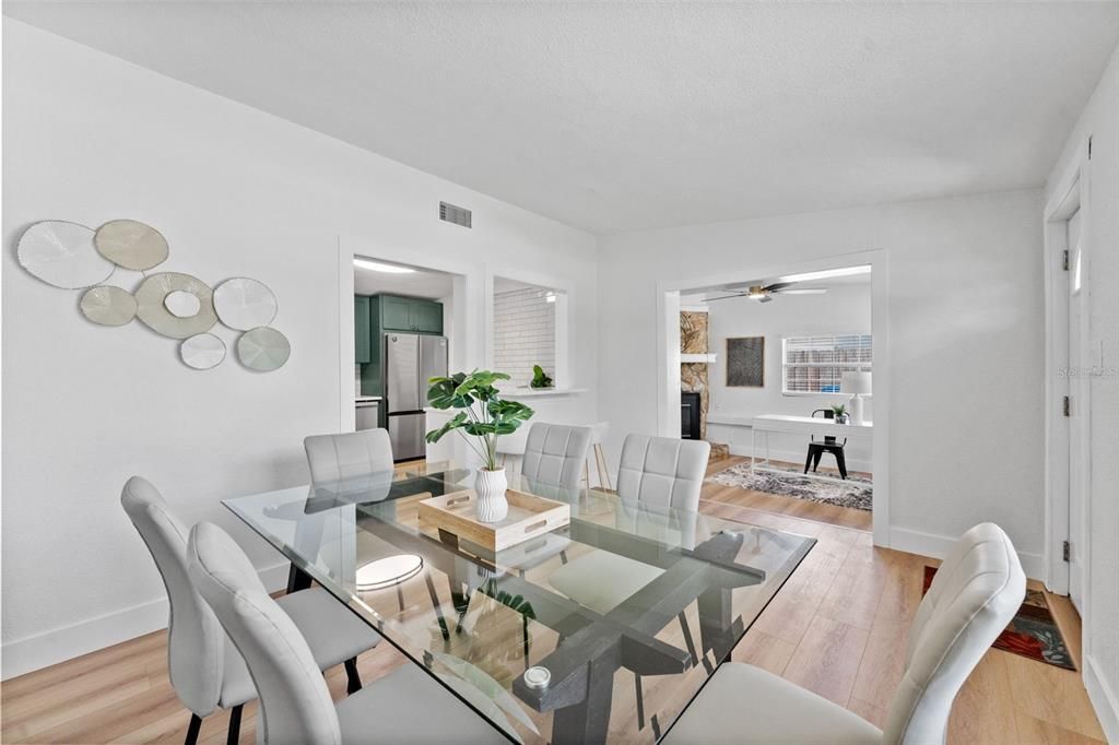 For Sale: $540,000 (5 beds, 3 baths, 2652 Square Feet)