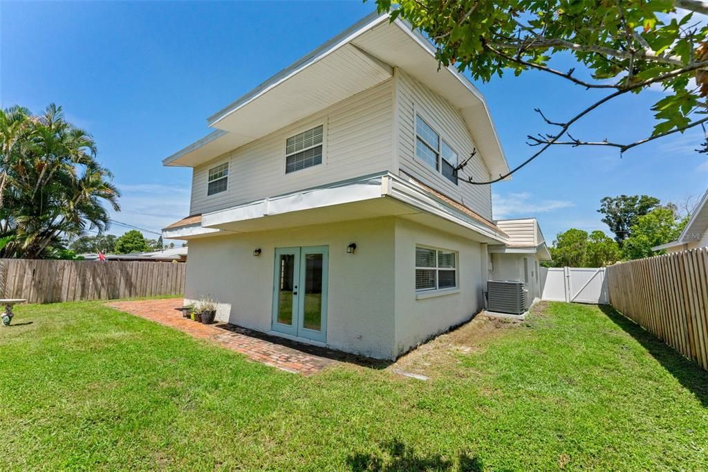 For Sale: $540,000 (5 beds, 3 baths, 2652 Square Feet)