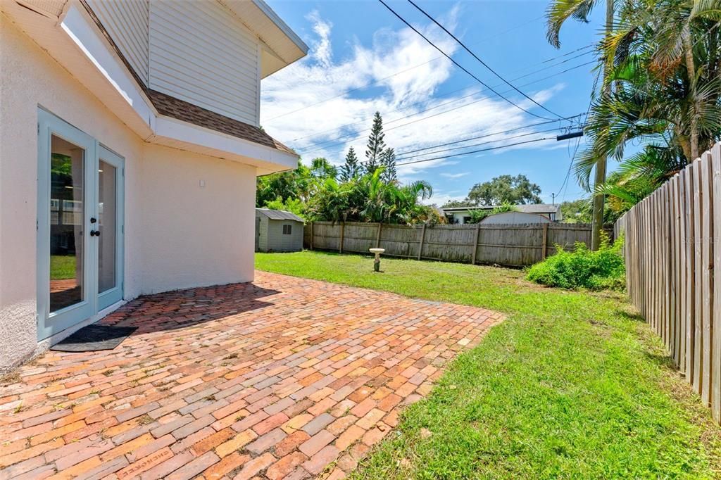 For Sale: $540,000 (5 beds, 3 baths, 2652 Square Feet)