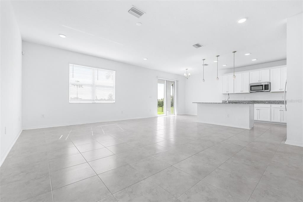 For Sale: $470,000 (4 beds, 3 baths, 2636 Square Feet)