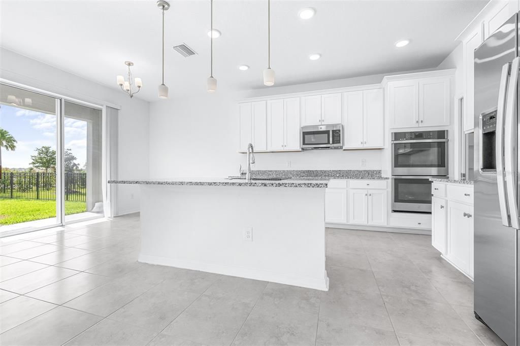 For Sale: $470,000 (4 beds, 3 baths, 2636 Square Feet)