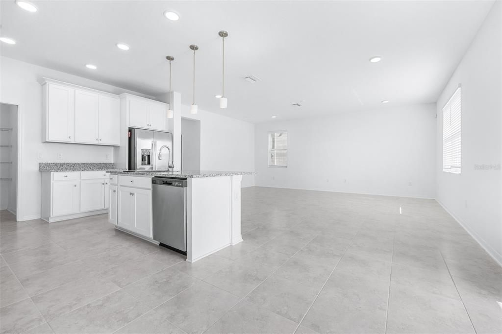 For Sale: $470,000 (4 beds, 3 baths, 2636 Square Feet)