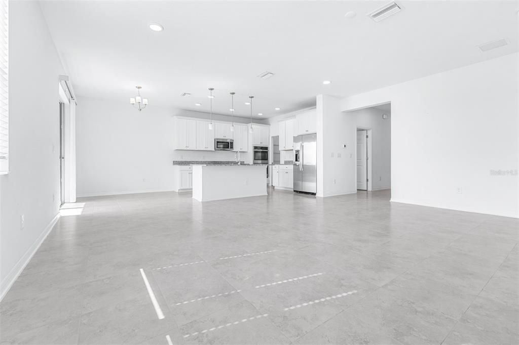 For Sale: $470,000 (4 beds, 3 baths, 2636 Square Feet)