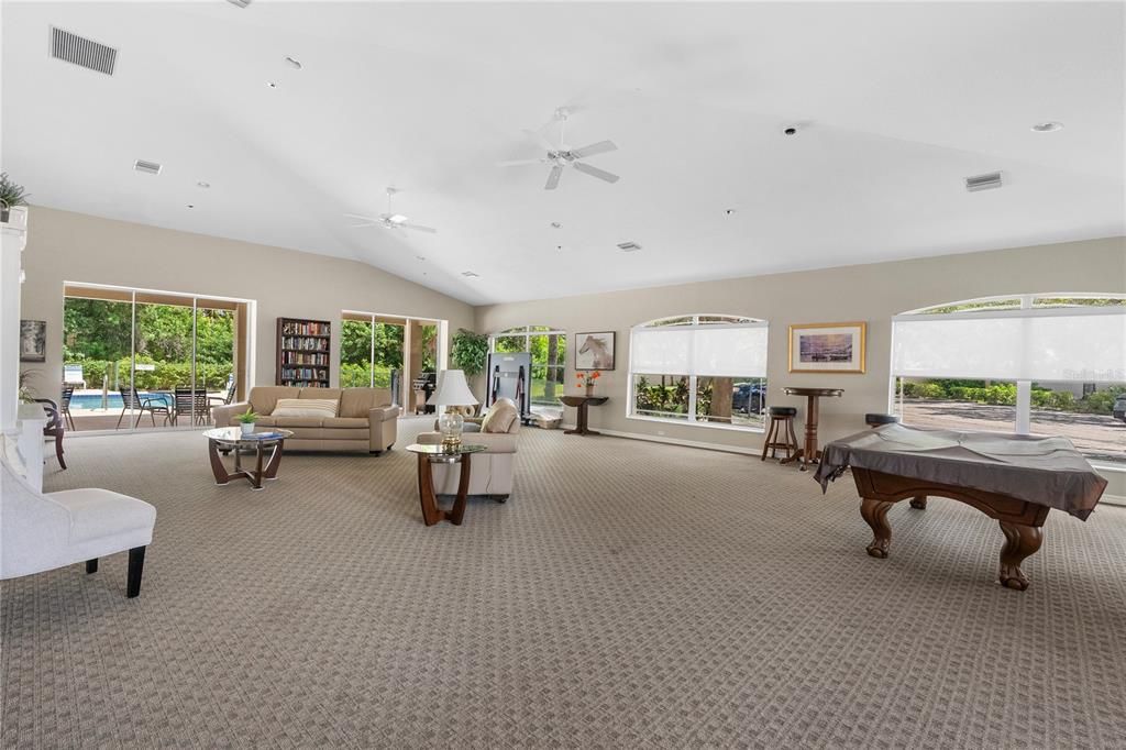 Activo con contrato: $379,000 (2 camas, 2 baños, 1826 Pies cuadrados)