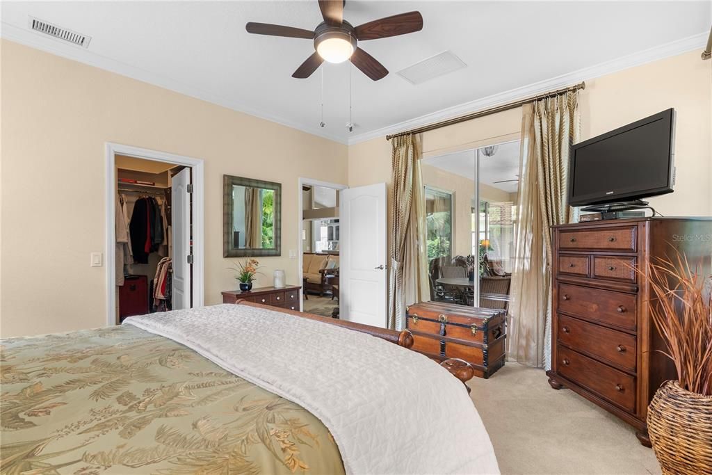Activo con contrato: $379,000 (2 camas, 2 baños, 1826 Pies cuadrados)