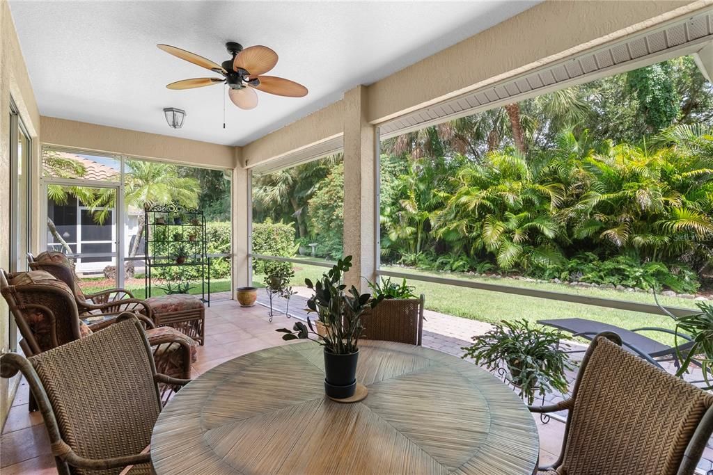 Activo con contrato: $379,000 (2 camas, 2 baños, 1826 Pies cuadrados)