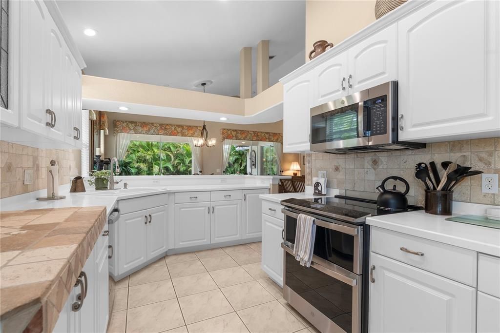 Activo con contrato: $379,000 (2 camas, 2 baños, 1826 Pies cuadrados)