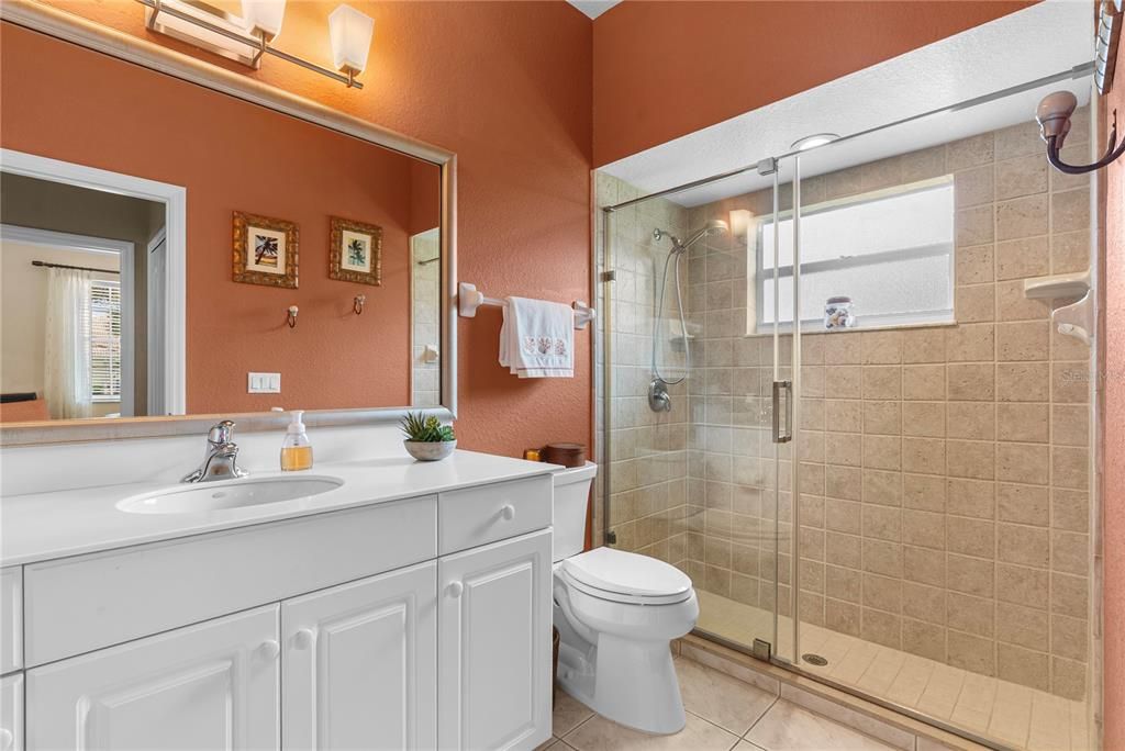 Activo con contrato: $379,000 (2 camas, 2 baños, 1826 Pies cuadrados)