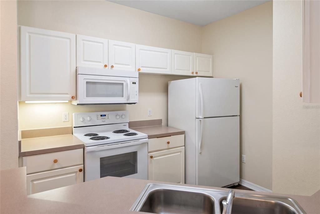 For Rent: $1,250 (1 beds, 1 baths, 709 Square Feet)
