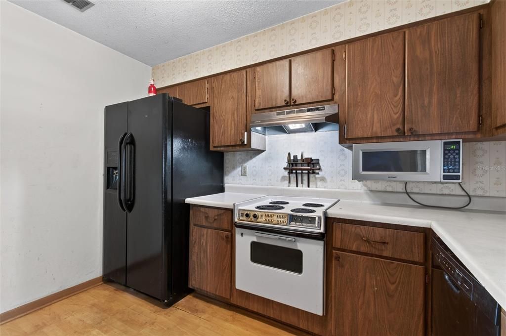 Active With Contract: $285,000 (4 beds, 2 baths, 1500 Square Feet)