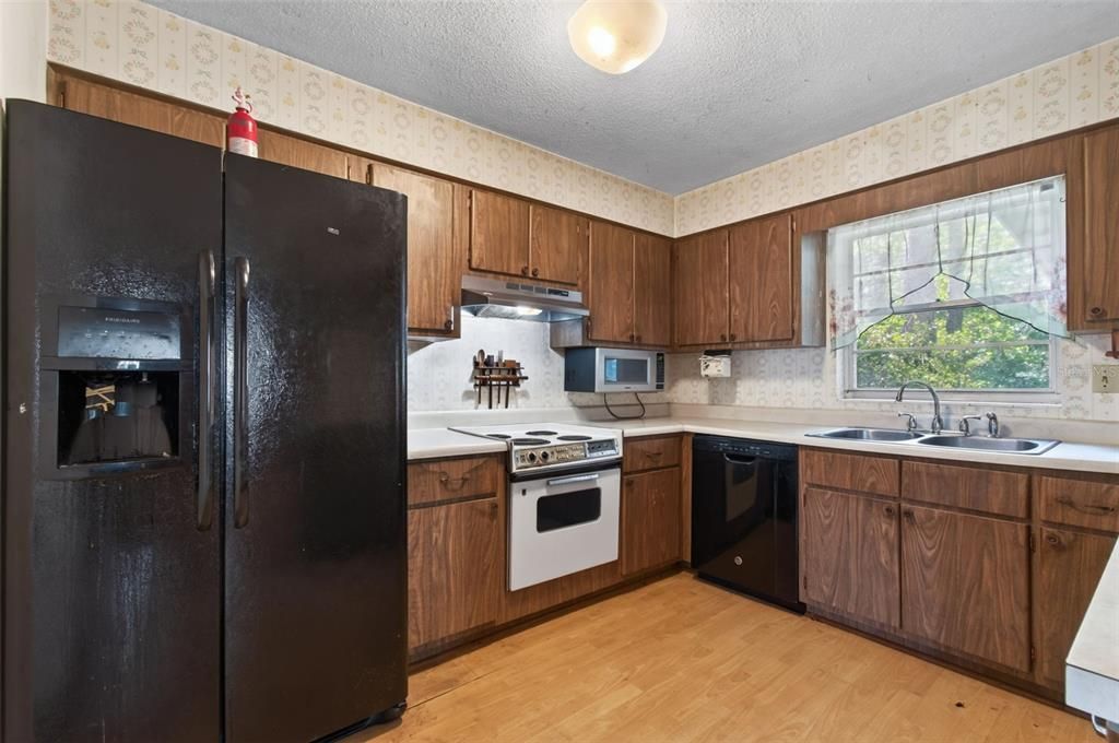 Active With Contract: $285,000 (4 beds, 2 baths, 1500 Square Feet)