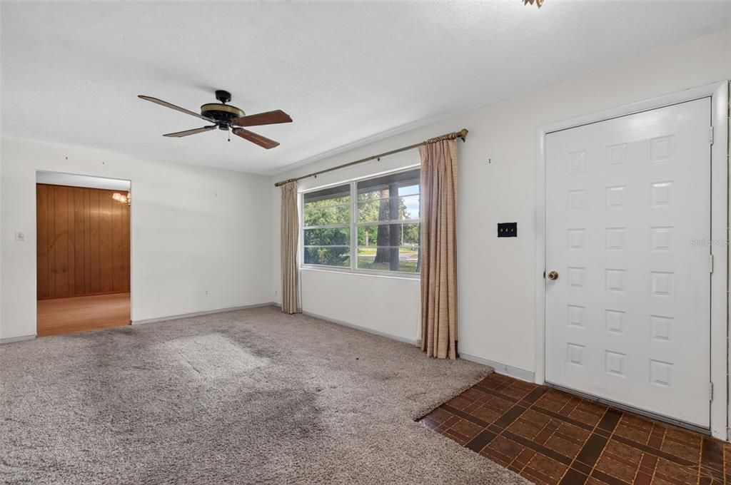 Active With Contract: $285,000 (4 beds, 2 baths, 1500 Square Feet)